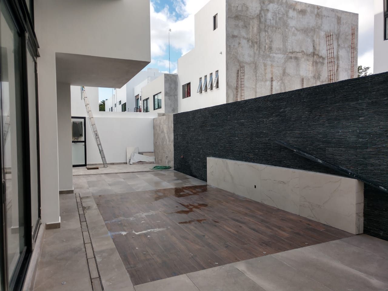 AQUA Residencial