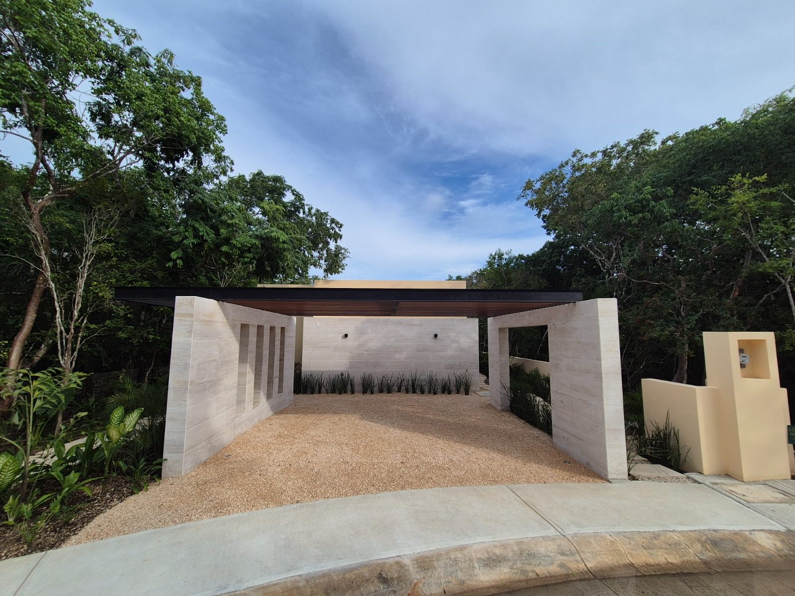 Casa Luna 2